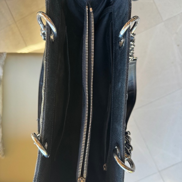 Chanel Grand Shopping Tote - Picture 9 of 9